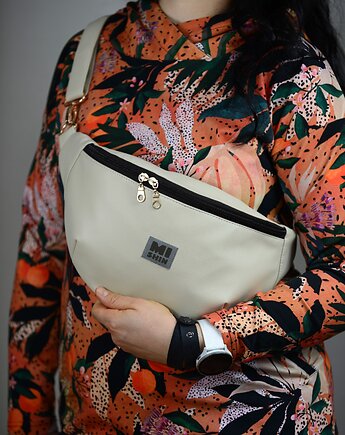 Elegancka beżowa nerka L z ekoskóry ze złotymi okuciami, MISHIN Bags&More