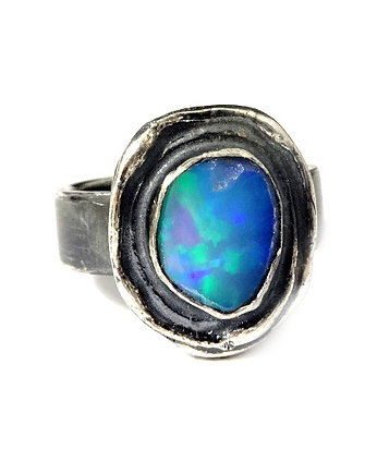 surowy opal w srebrnych zwojach, Pracownia Neores