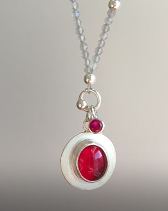 Srebrny naszyjnik z rubinami i labradorytem, Agata Blaszkowska Jewelry