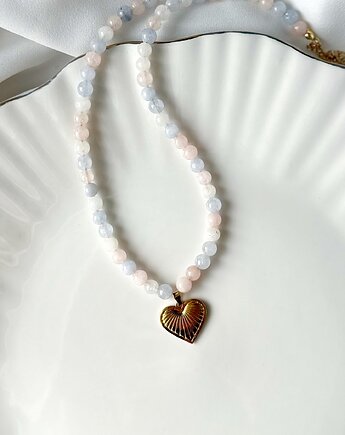 Naszyjnik Pudrowy Chalcedon ze złotym sercem, Lajka