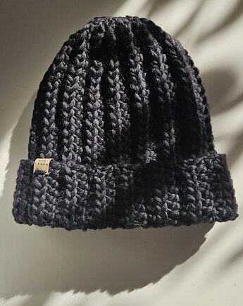 Czarna czapka wełniana, Las i Łąka