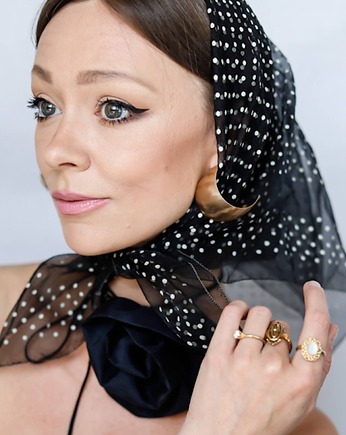 Jedwabny choker, Celina Parysów