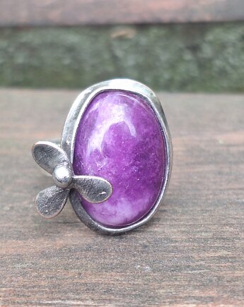 Fiolet - pierścionek regulowany, po drugiej stronie lustra