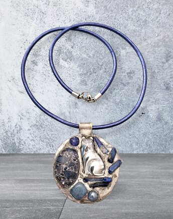 Naszyjnik z witrażowym wisiorem CAT, Beezoo