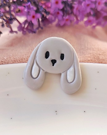 Pin przypinka króliczek broszka z wizerunkiem królika, królik domowy, boho, Dary Rusałki