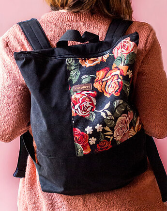 Czarny plecak kurierski patchwork w kwiaty, raspberi