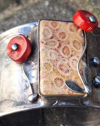 Koralowa - bransoletka regulowana, po drugiej stronie lustra