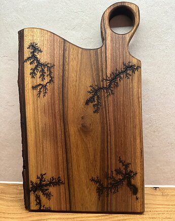 Drewniana deska z orzecha włoskiego, Drewnomaniak Oskar Piotrowski