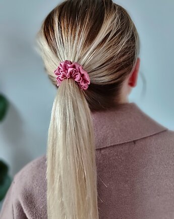Gumka jedwabna, scrunchie, frotka strawberry pink MINI, Capillum