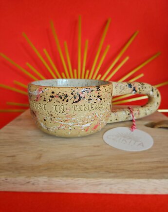 Niski kubek "Trust in timing", Czikita Ceramics
