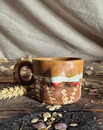 Kubek cycuszki na kawę, kubek Rzeźba kobieta, cappuccinka cycuszek, karmelowy, Fiona Ceramics