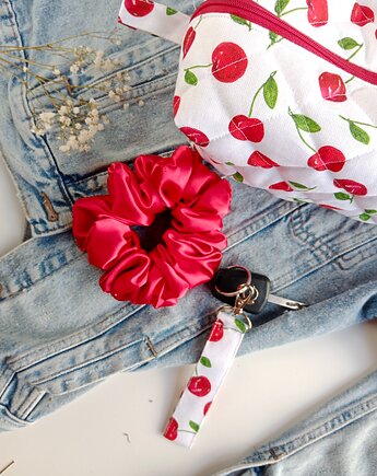 Satynowe czerwone scrunchie, Tullale