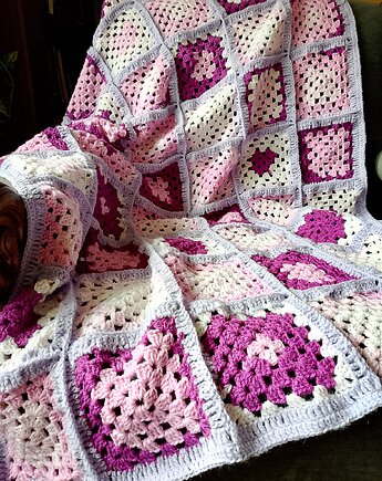 Narzuta z kwadratów w fioletach, ArteDania