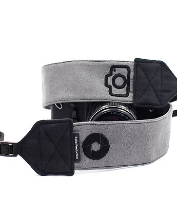 Pasek do aparatu szary z czarnymi haftami, RękaProduction
