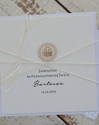 Najpiękniejsze minimalistyczne ręcznie robione zaproszenia na komunię z perso, sorte
