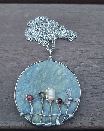 Ogród - wisiorek, po drugiej stronie lustra