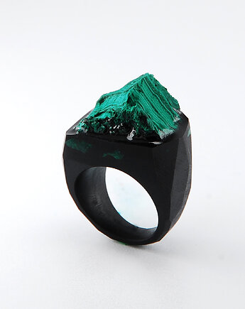 Pierścień z malachitem, Monopolka