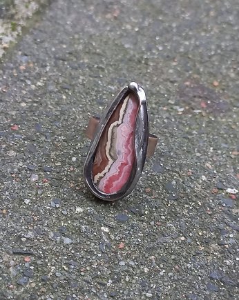 Rodochrozyt - pierścionek regulowany, po drugiej stronie lustra