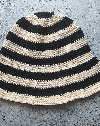 Bawełniany letni kapelusz w czarno kremowe paski, OSOBY - Prezent dla mamy