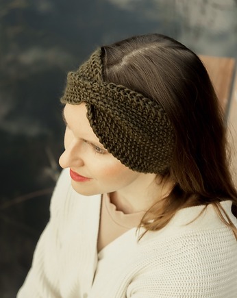 Oliwkowa opaska zimowa twist z wełny merino, Holy Alpaca Knit