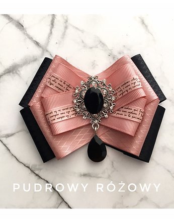 Brosza  z Napisami z czarnymi kryształkami, Pudrowy Różowy