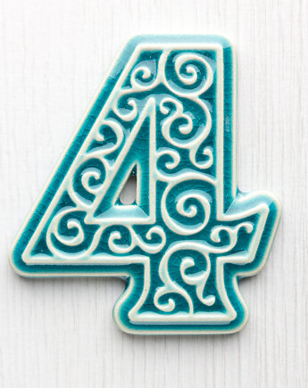 Numer mieszkania, cyfra 4 turkusowa, wysokość 8 cm, pracowniazona