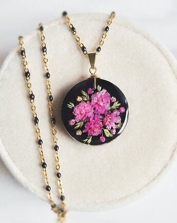 Naszyjnik z żywicy z kwiatami gipsówki, Colie