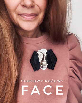 Brosza z Kolekcji FACE ze stylową metalową twarzą New, Pudrowy Różowy