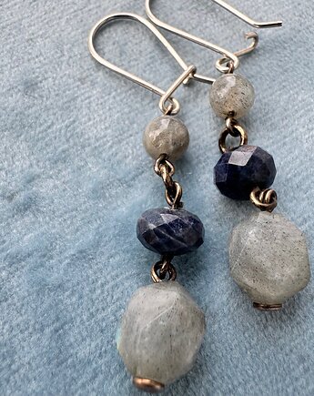 Kolczyki srebrne z szafirami, labradorytami, kamieniami księzycowymi, Ade Art