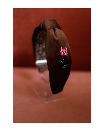 Brązowa opaska, Celina Parysów