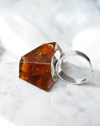 FUTURIST AMBER- efektowny duży pierścień z bursztynem, Chodelska Art Studio