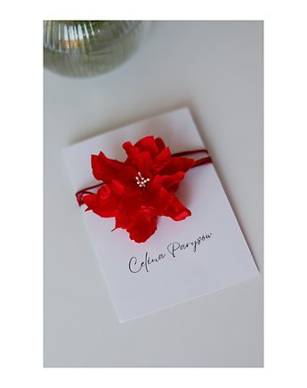 Czerwony choker z jedwabiu, Celina Parysów