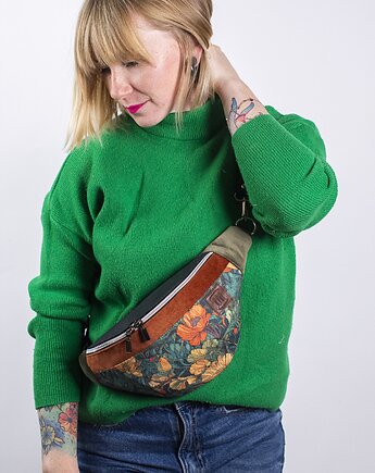 Brązowa nerka damska handmade w kwiaty KWIATOWA NOSTALGIA, Co Tu Się Kroi