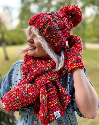 Czapka MERINO 50% z dużym pomponem EUFORIA ,,Czerwienie", Brain Inside