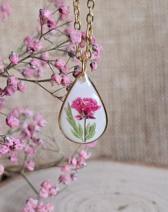 Wieczny kwiat różowej gipsówki z żywicy wisiorek, zkwiatem