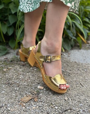 Drewniaki na obcasie ze skóry nubuk i drewna, MKclogs