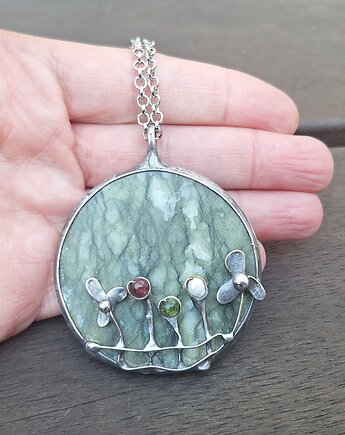 Ogród - wisiorek, po drugiej stronie lustra