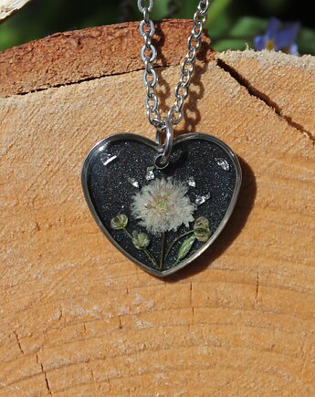 Srebrna zawieszka srebrny wisiorek serce serduszko kwiaty w żywicy brokatowa, zkwiatem