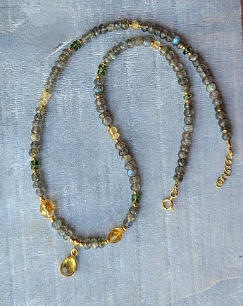 Opalizujący naszyjnik z zawieszką z cytrynem, Studio Gazela