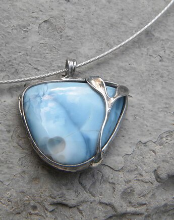 Opal błękitny z listkiem - naszyjnik, Beata Trotter