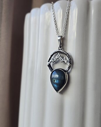 Srebrna zawieszka z górami i labradorytem, Dziki Królik