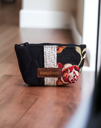Mini czarna kosmetyczka w kwiaty patchwork, raspberi