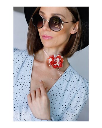 Choker z jedwabiu, Celina Parysów