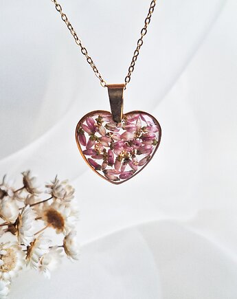 Wisiorek z żywicy z kwiatami wrzosa, Kwiat Paproci