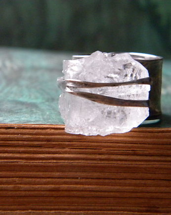 Roman Ancient Ring ;) surowy kryształ górski, Beata Trotter