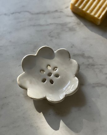 Ceramiczna Minimalistyczna Mydelniczka Kwiat Perłowo Biala Handmade, Maison Fragile
