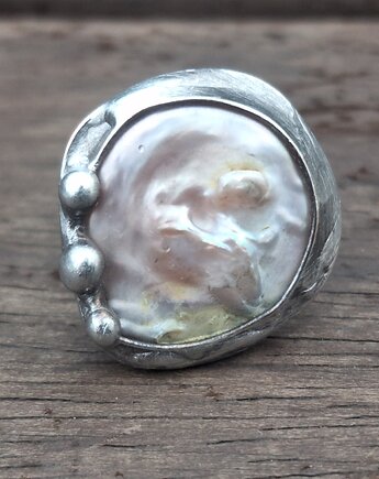 Perła - pierścionek regulowany, po drugiej stronie lustra