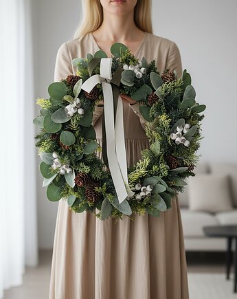 Zimowy wianek na drzwi, Lola White