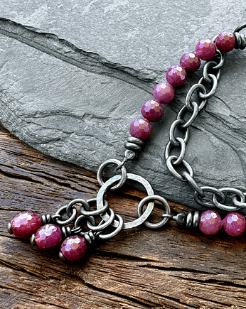Bransoletka boho z rubinem, talizman dobrobytu, SHAMBALA