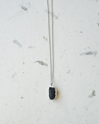 Turmalin surowy wisiorek No 8, galeria nuit